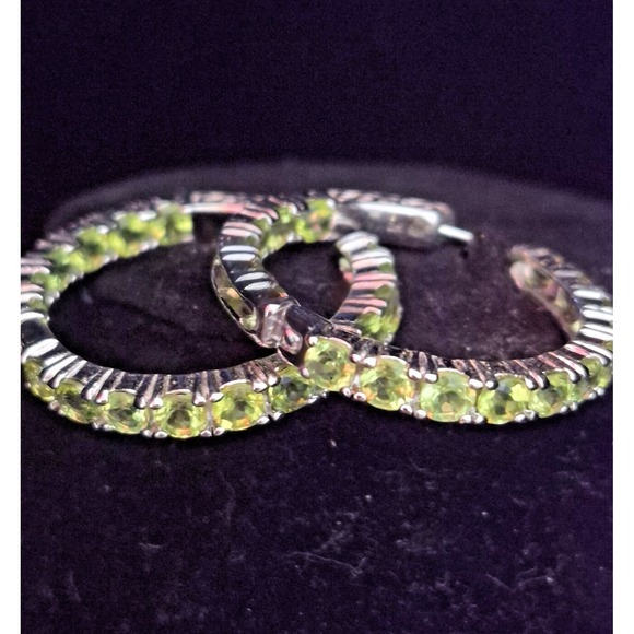 Vtg Sterling Silver Peridot Hoop Huggie Earrings Green Gemstone 1.25" Eternity - Picture 2 of 6